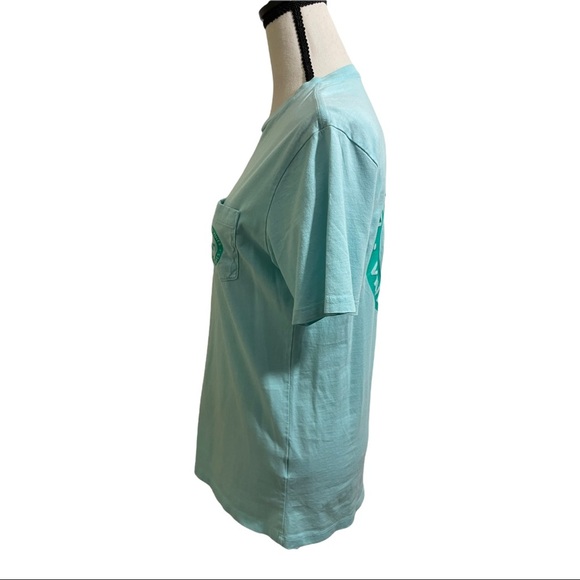 Vineyard Vines above the vineyard whale T-shirt size XSmall pocket front… - Picture 4 of 6